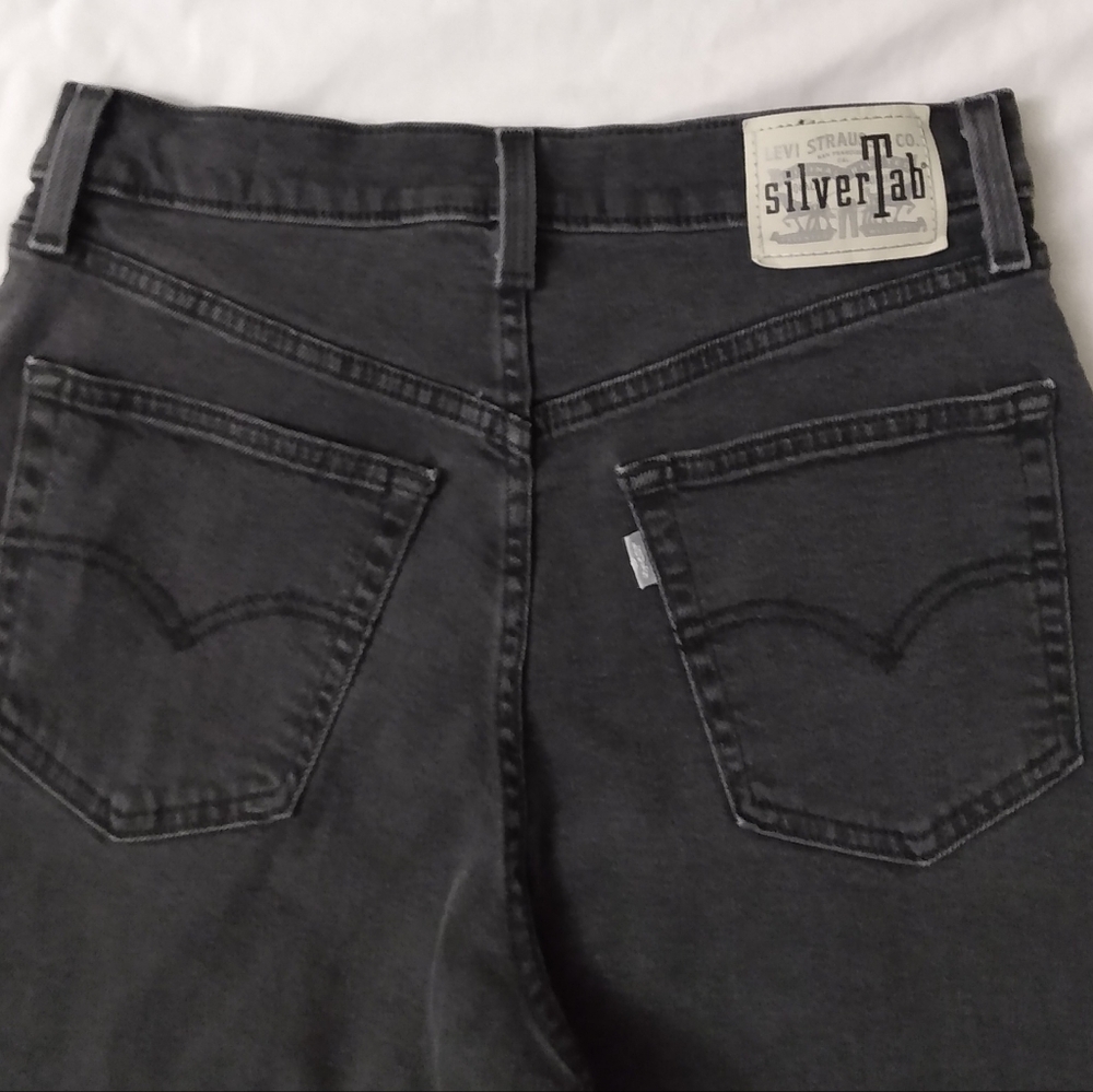WOMENS LEVIS SILVERTAB MOM JEANS SIZE 29 X 27 GREY BLACK WASH